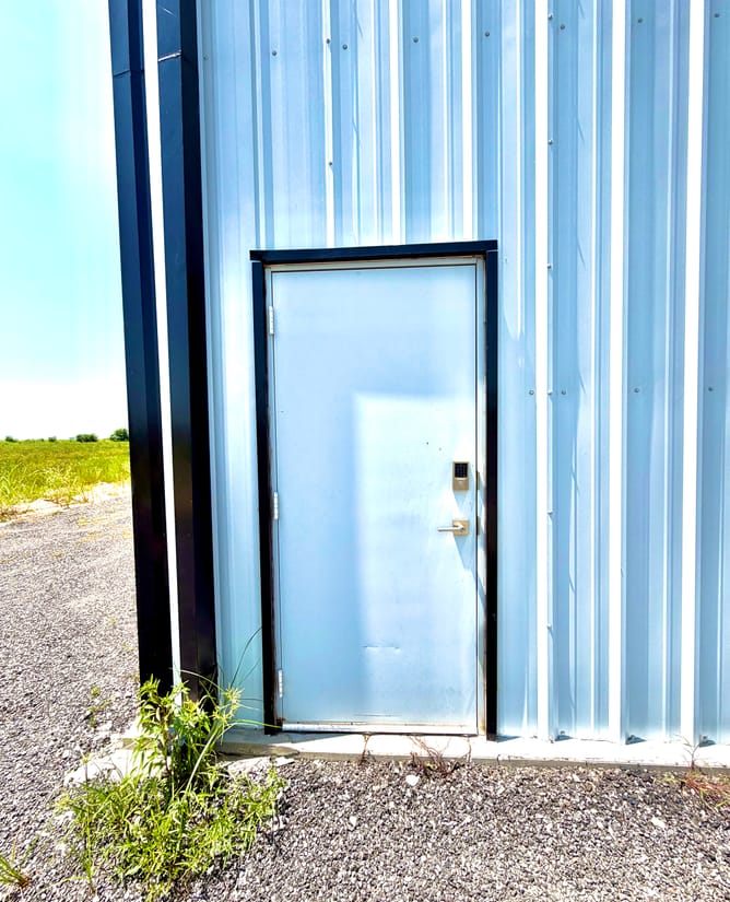 Metal Building on 11 Acres