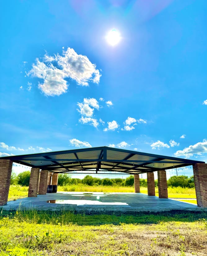 21 Country Acres in God's Country w 2400 foot Pavilion