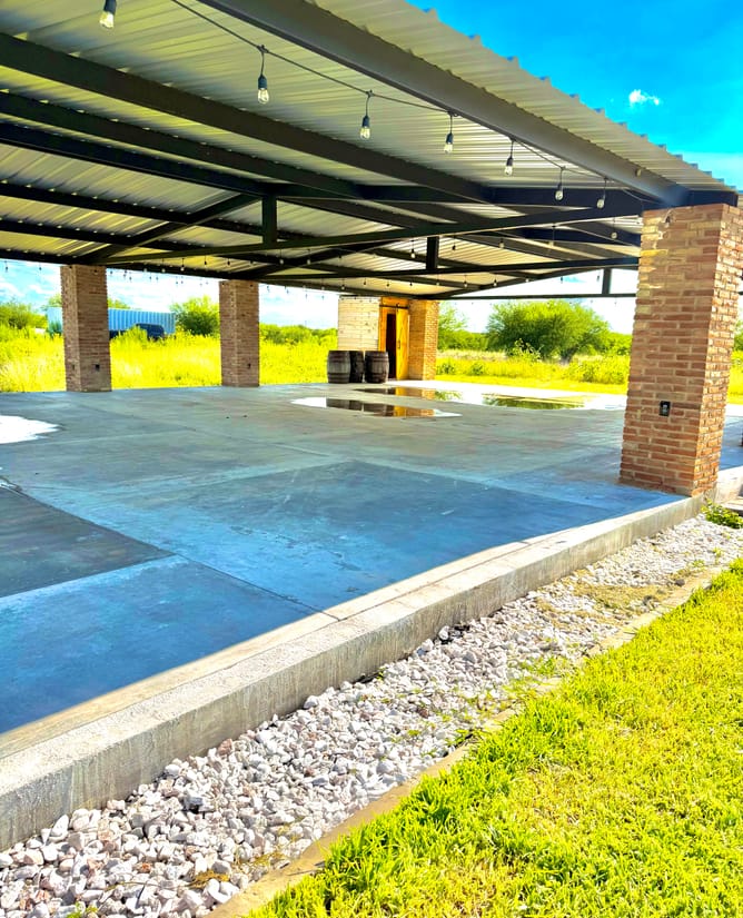 21 Country Acres in God's Country w 2400 foot Pavilion