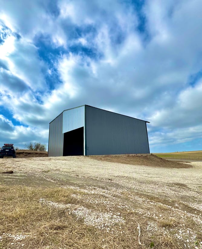 2.7 Acres w 2000 sq ft Garage