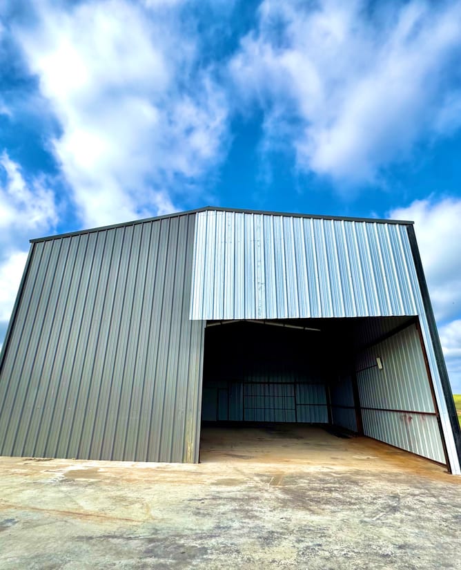 2.7 Acres w 2000 sq ft Garage