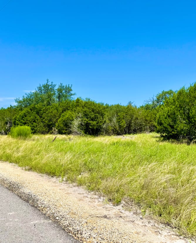 Five Hill Country Acre SouthWest of Lampasas