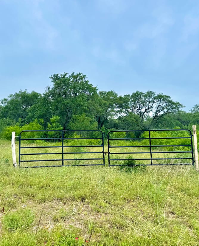 10 Acres SE of Seguin