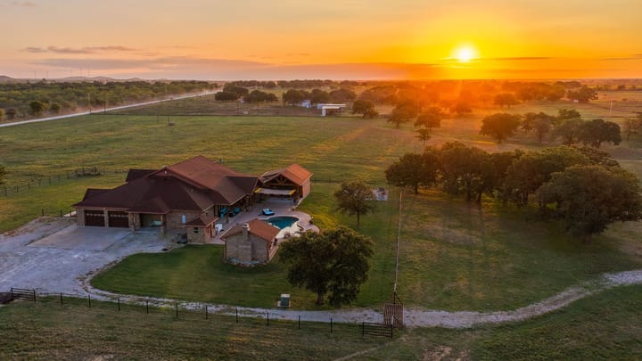 4 Welch Ranch, mature oak trees, hardwood trees, ponds, native grasses, electric, Main House, Barndominium, shop