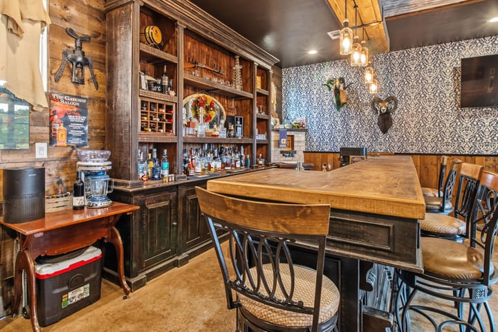 4 Welch Ranch, mature oak trees, hardwood trees, ponds, native grasses, electric, Main House, Barndominium, shop