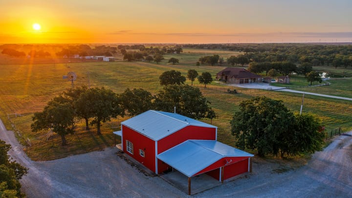 4 Welch Ranch, mature oak trees, hardwood trees, ponds, native grasses, electric, Main House, Barndominium, shop