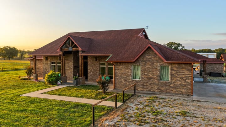 4 Welch Ranch, mature oak trees, hardwood trees, ponds, native grasses, electric, Main House, Barndominium, shop