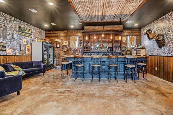 4 Welch Ranch, mature oak trees, hardwood trees, ponds, native grasses, electric, Main House, Barndominium, shop
