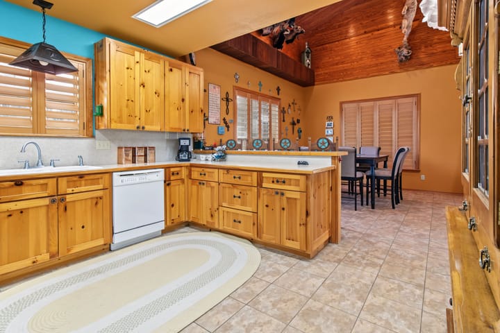 4 Welch Ranch, mature oak trees, hardwood trees, ponds, native grasses, electric, Main House, Barndominium, shop