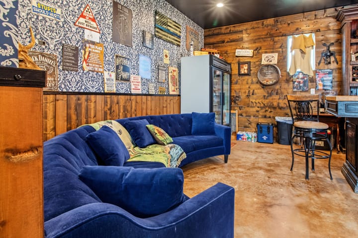 4 Welch Ranch, mature oak trees, hardwood trees, ponds, native grasses, electric, Main House, Barndominium, shop