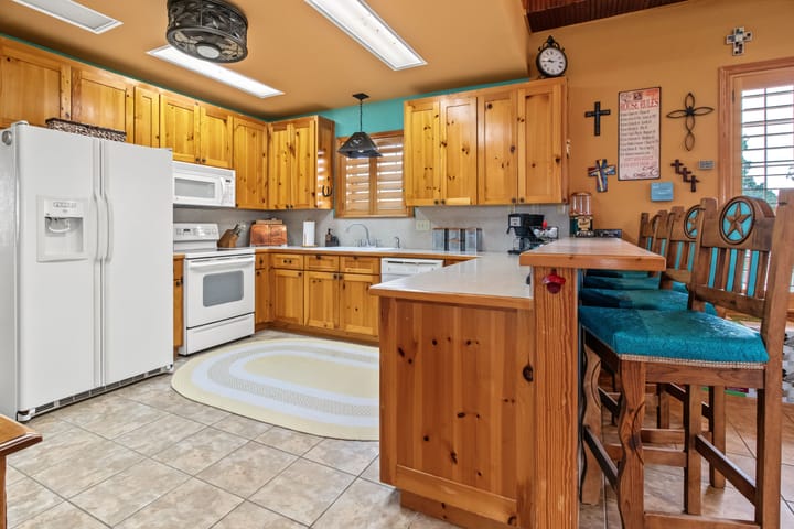 4 Welch Ranch, mature oak trees, hardwood trees, ponds, native grasses, electric, Main House, Barndominium, shop