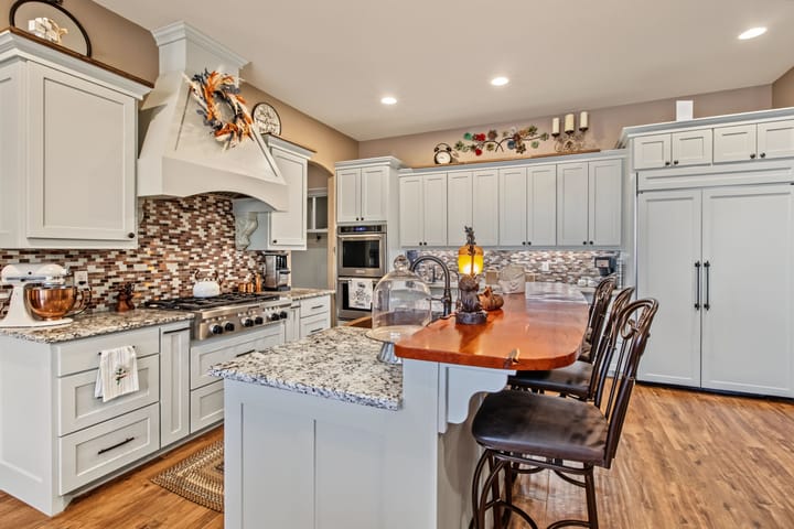 4 Welch Ranch, mature oak trees, hardwood trees, ponds, native grasses, electric, Main House, Barndominium, shop