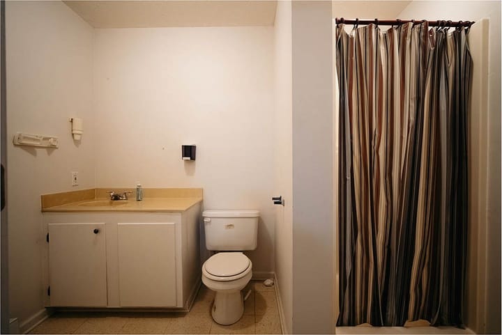 14 Bathroom