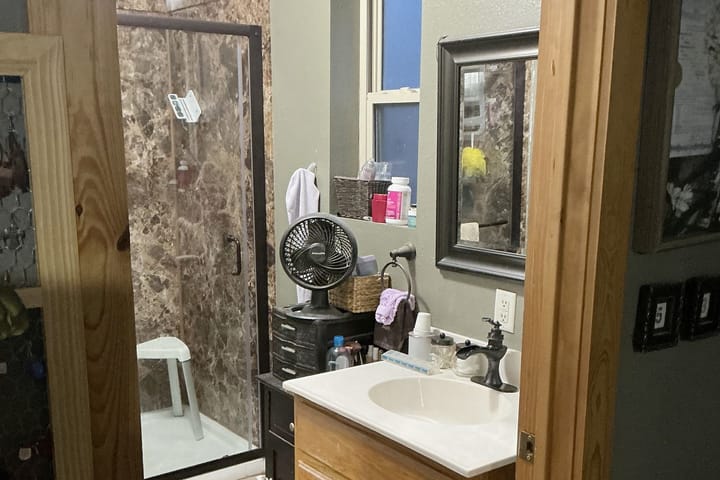 17 Bath Vanity 2