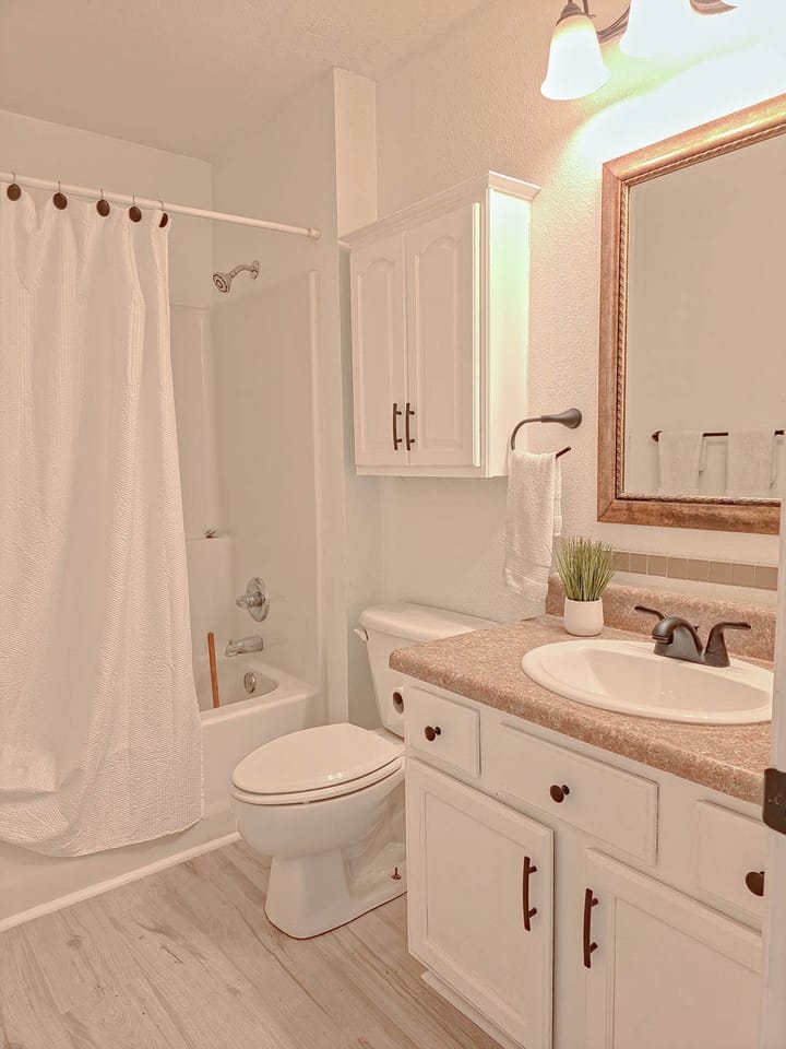 18 Small Full Bath Complete