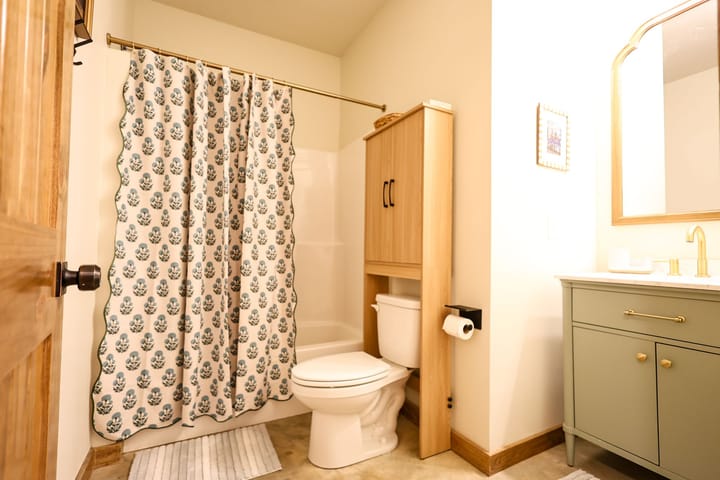 Bathroom2