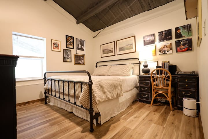 Bedroom4