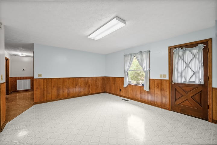 18 Web Or Mls 1647 Poole Mill Rd