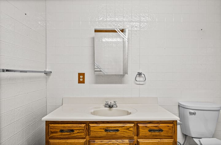 33 Web Or Mls 1647 Poole Mill Rd