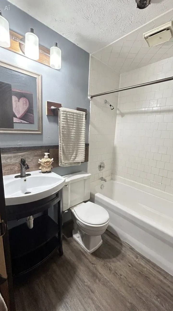 Bathroom Cleaned47b4