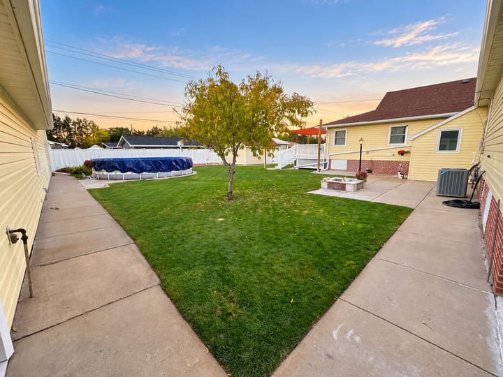 3217 W 2nd St North Platte Ne Fenced Backyard Courtyard 119