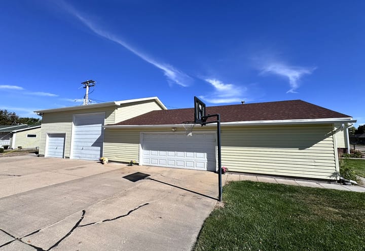 3217 W 2nd Garage Mls Polished