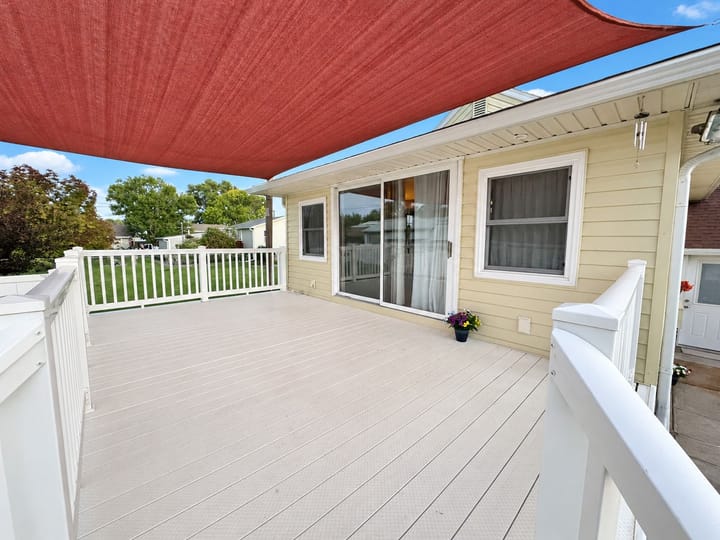 3217 W 2nd St North Platte Ne Deck And Shade Sail 4099