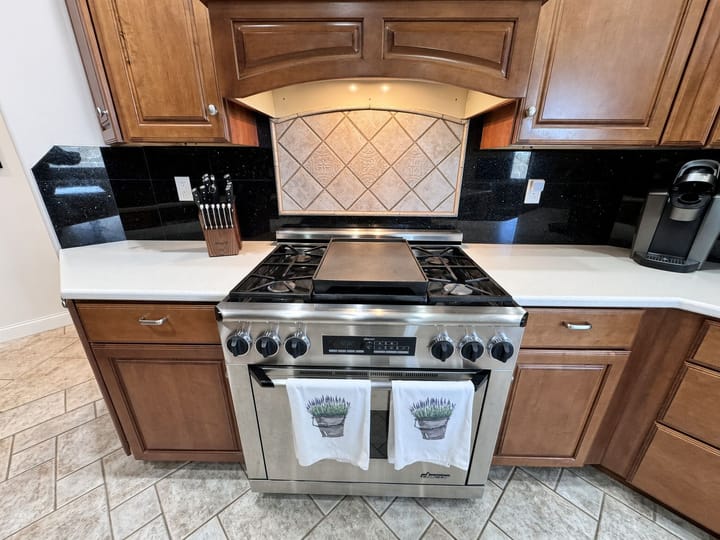 Modern Kitchen Range Stainless Steel Appliances Nebraska S Buffalo Rd North Platte Nebraska 8184 S Buffalo Rd North Platte