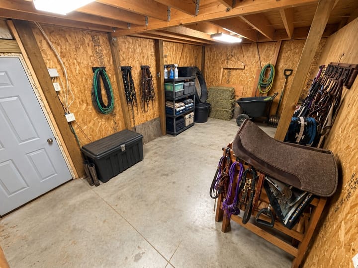 Horse Tack Room Storage Nebraska S Buffalo Rd North Platte Nebraska 8184 S Buffalo Rd North Platte