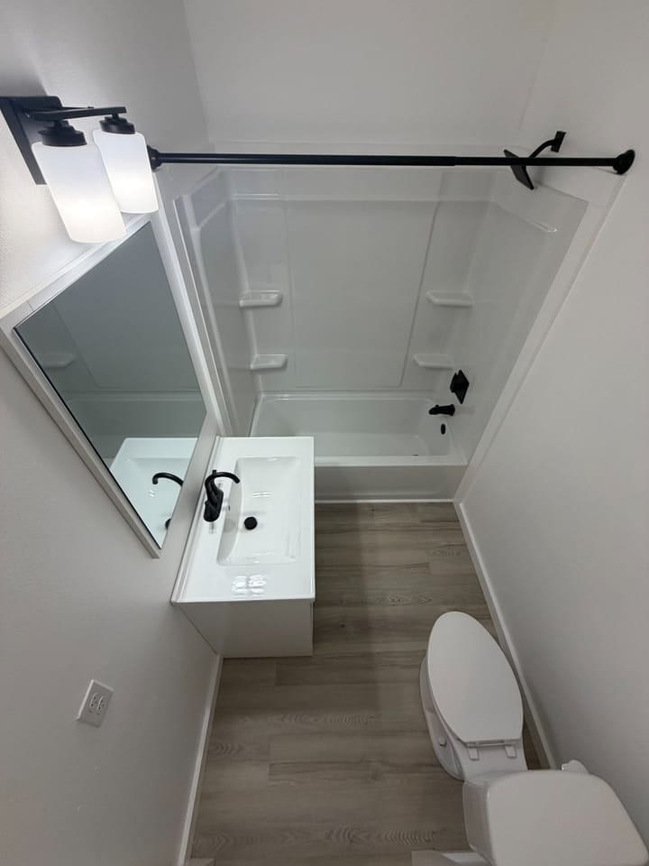Residential Full Bathroom Interior Nebraska E Rd St Paxton Ne Nebraska 612 E 3rd St Paxton Ne