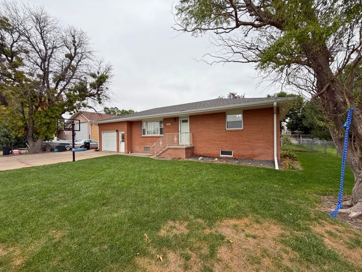 House Exterior With Mature Trees Nebraska Rd Street Sutherland Ne Nebraska 1240 3rd Street Sutherland Ne 69165