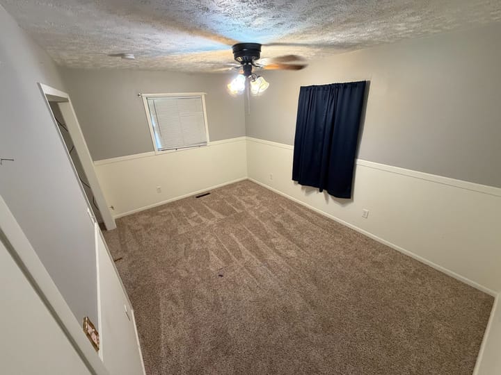 Bedroom With Window Blinds Nebraska Rd Street Sutherland Ne Nebraska 1240 3rd Street Sutherland Ne 69165