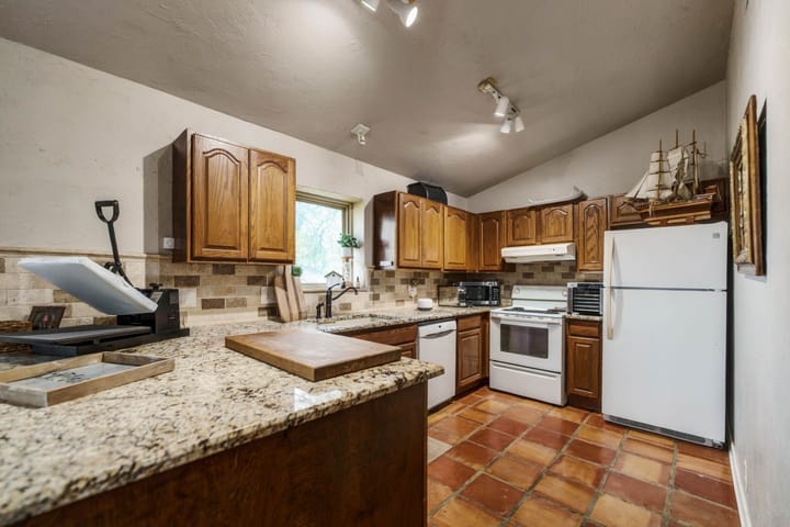 Sunset Oak Retreat23 Acre Property For Sale Comal County Image 24