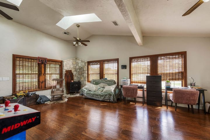 Sunset Oak Retreat23 Acre Property For Sale Comal County Image 23