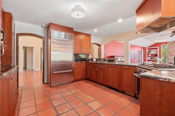 Kitchen 2