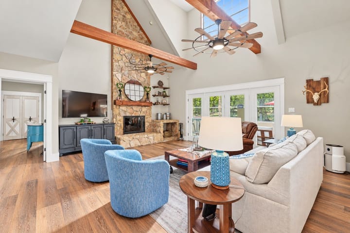 Bright Rustic Farmhouse Living Room Jpeg