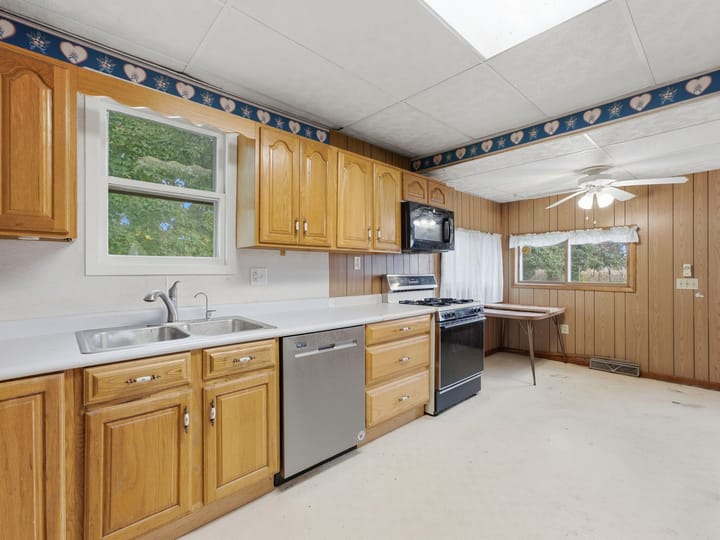 Mercer Il 2wh Acres Land For Sale Lodging9