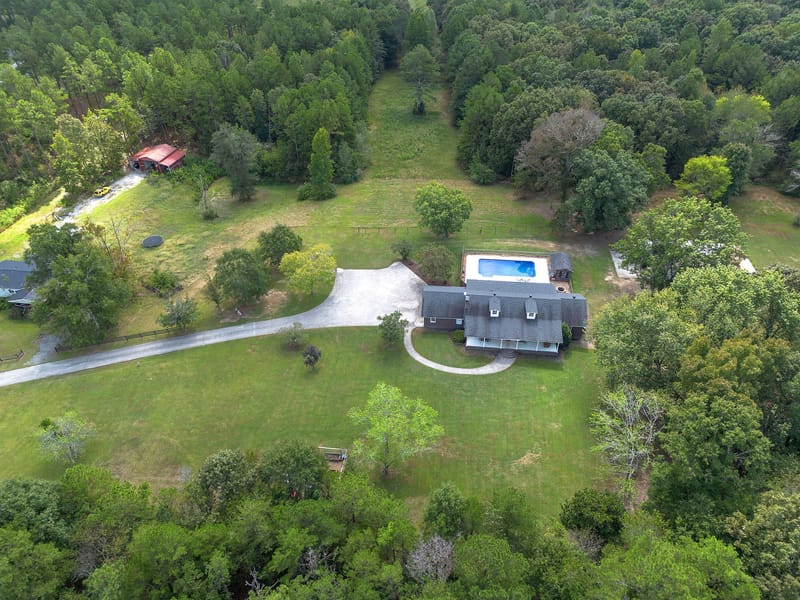 Country living on 5.49 beautiful acres in Silver Creek, Georgia!