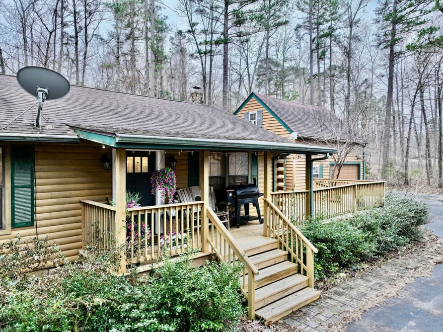 Original Griffin Log Home on 2 Acres
