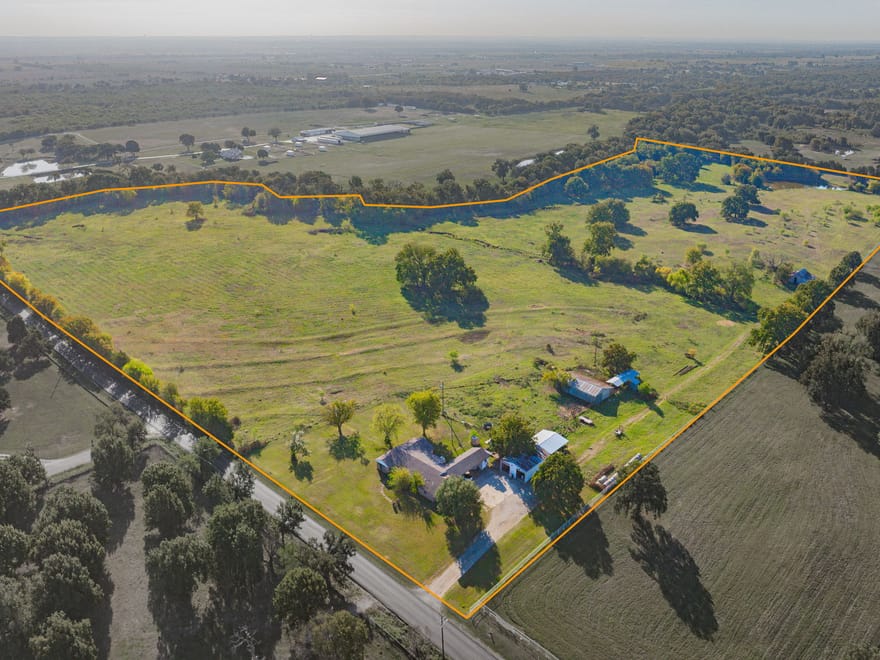 12592 Friendship Rd, Pilot Point, TX 76258