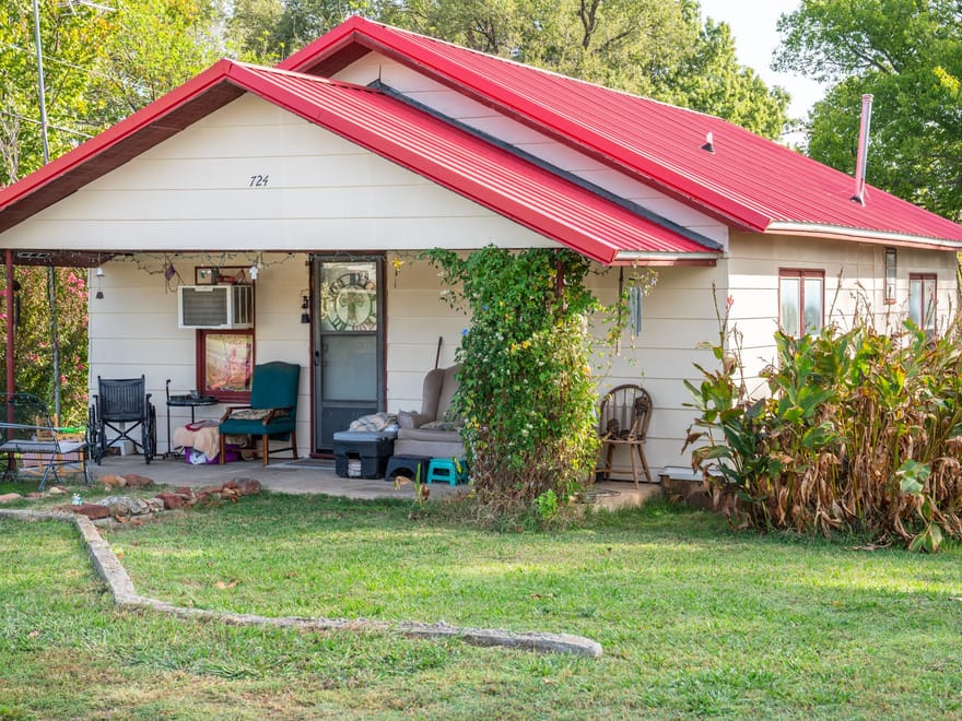 724 Ayars Ave, Prague, OK, 74864
