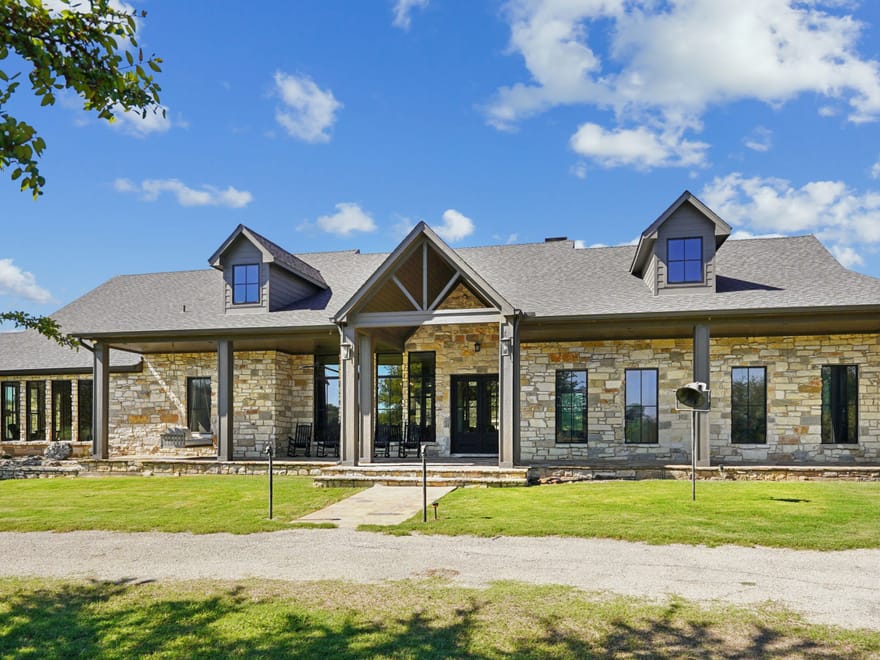 934 Private Road 4011