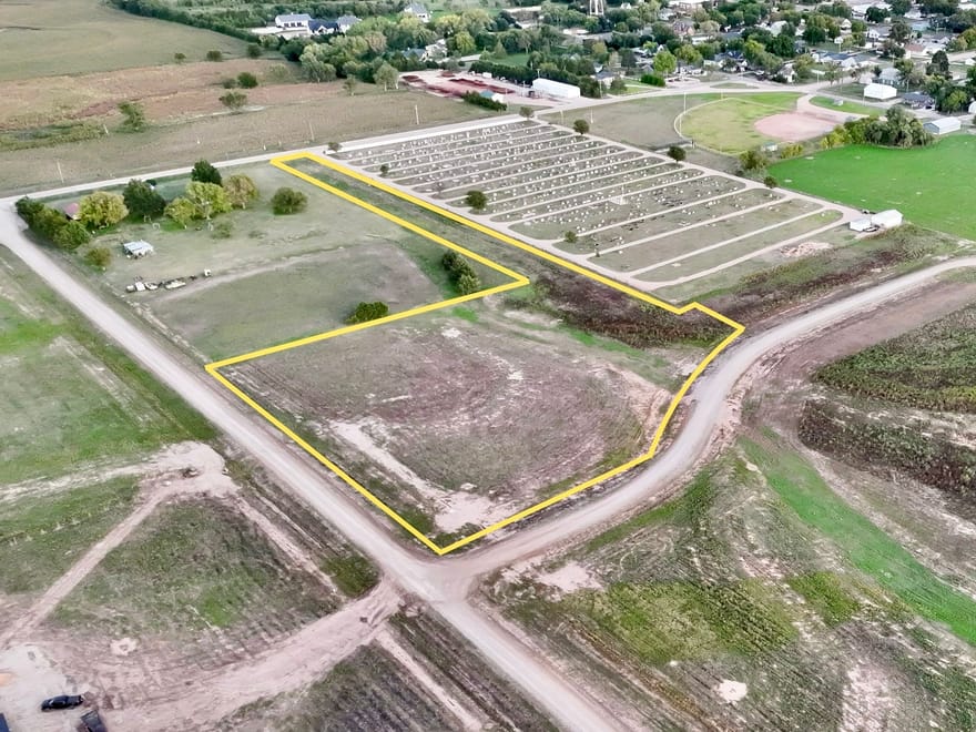 5.07 Acre Lot in Hidden Hills Estate in Barton County, Ks 