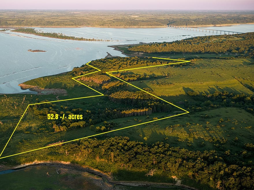Auction: 52.8-Acre Off-Grid Estate Overlooking Tuttle Creek Lake—Riley County, Kansas