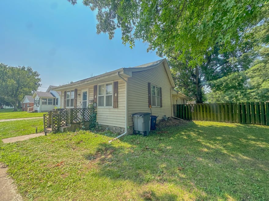 605 N. Jackson St, Pittsfield, IL