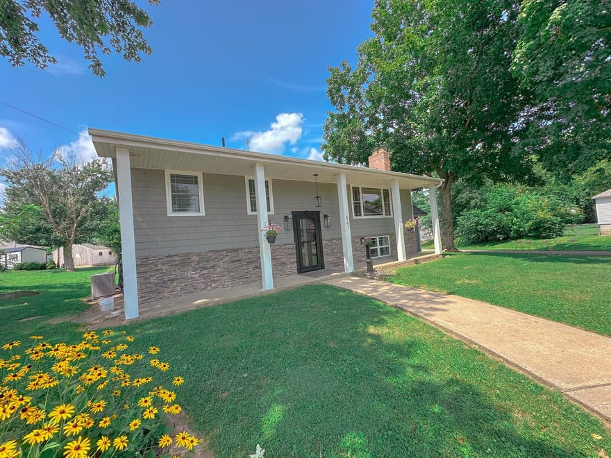567 Williams St, Barry, IL 62312
