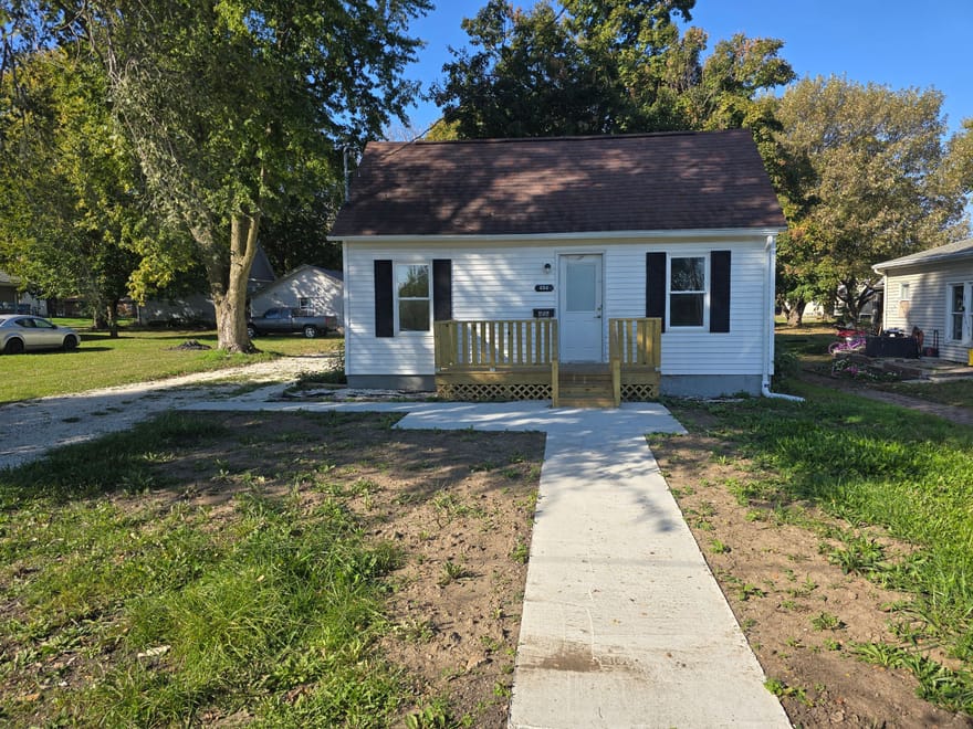 Completely Renovated 3-Bedroom 1-Bath Home Canton, IL