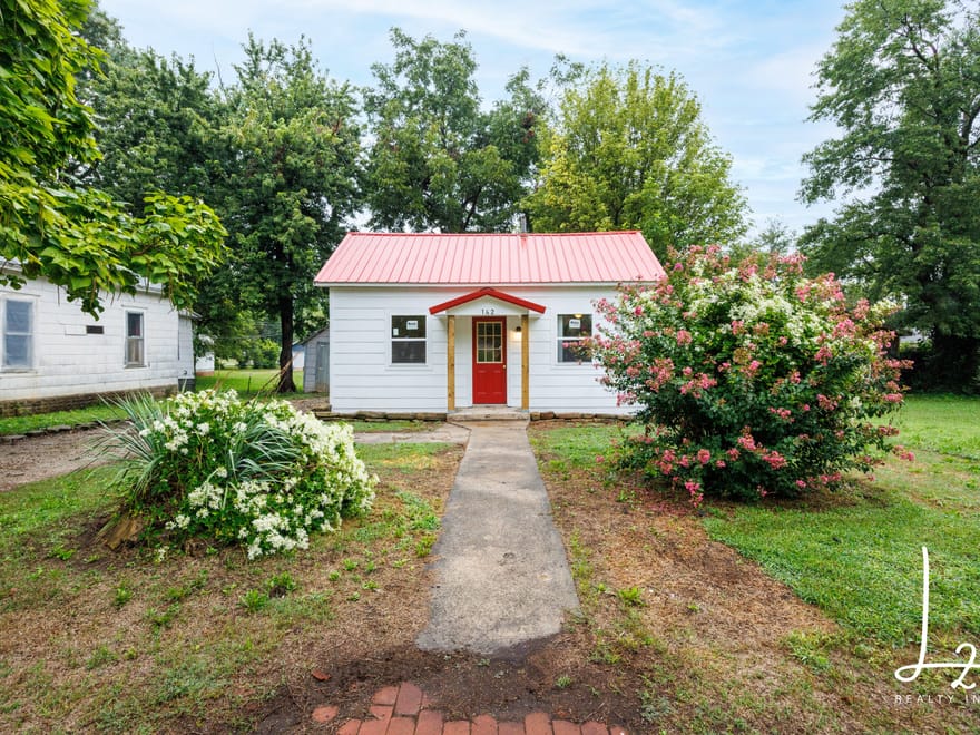 Cozy & Updated Home on the Edge of Town