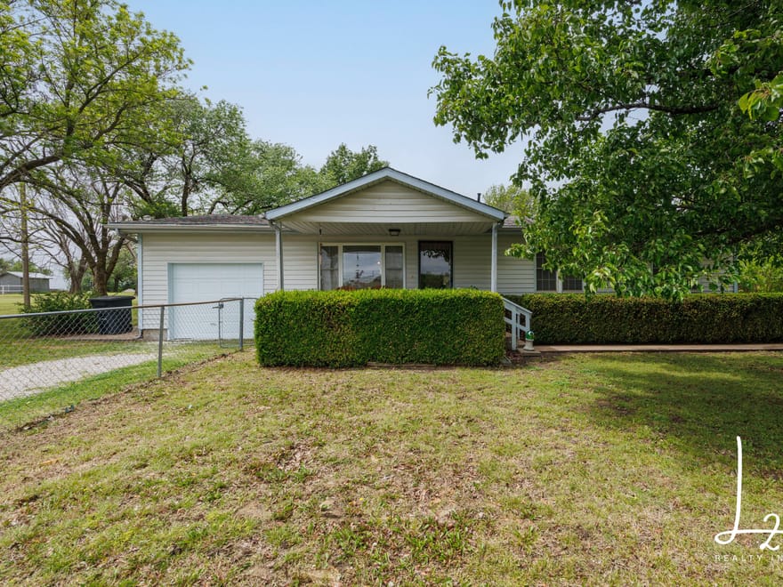  Charming Home Outside of Bartlesville