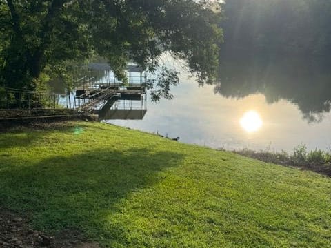 "White Mallard" Beautiful Cabin on the Little Red River, Georgetown, AR